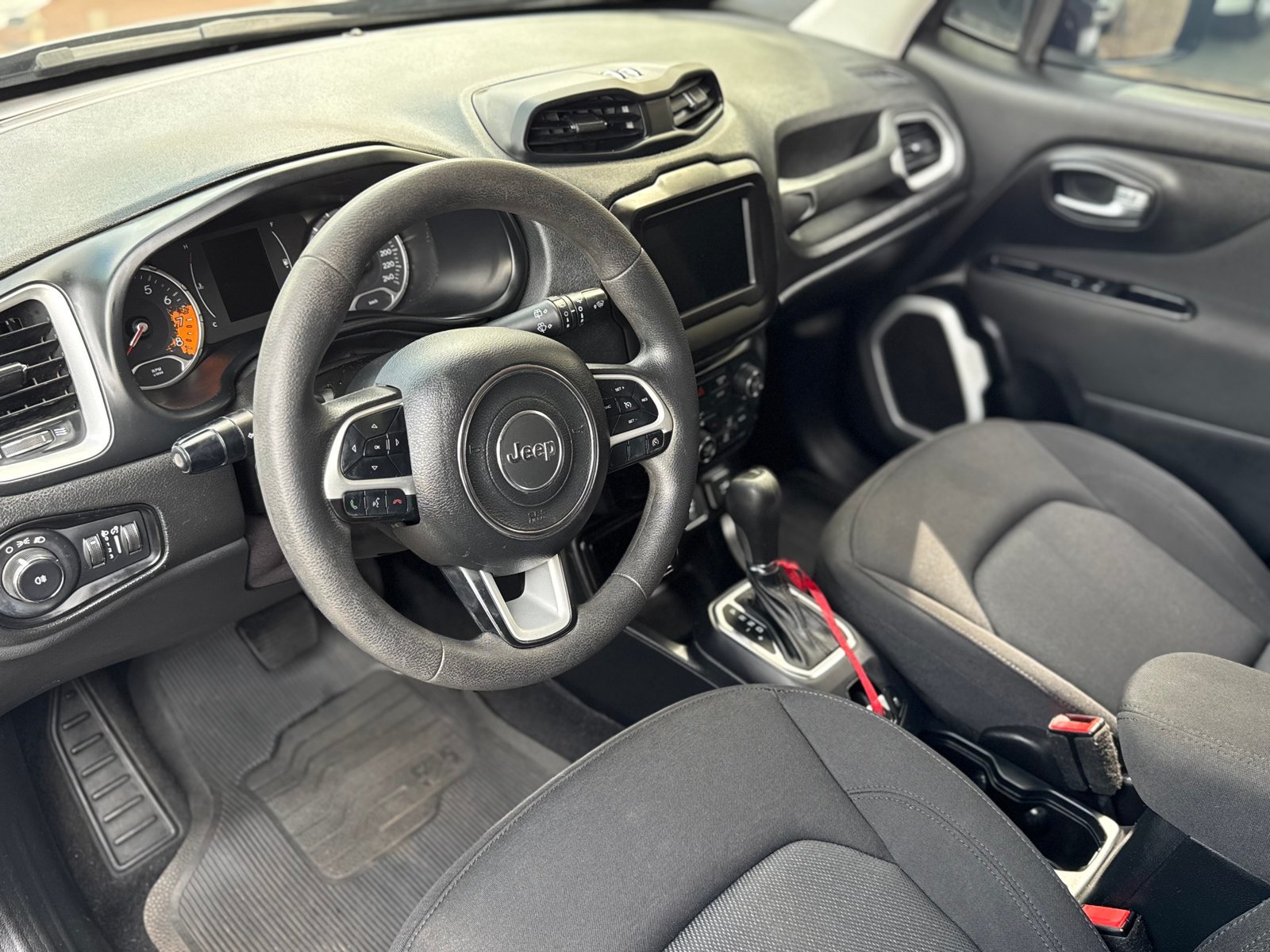 Jeep Renegade 2021 — foto 8