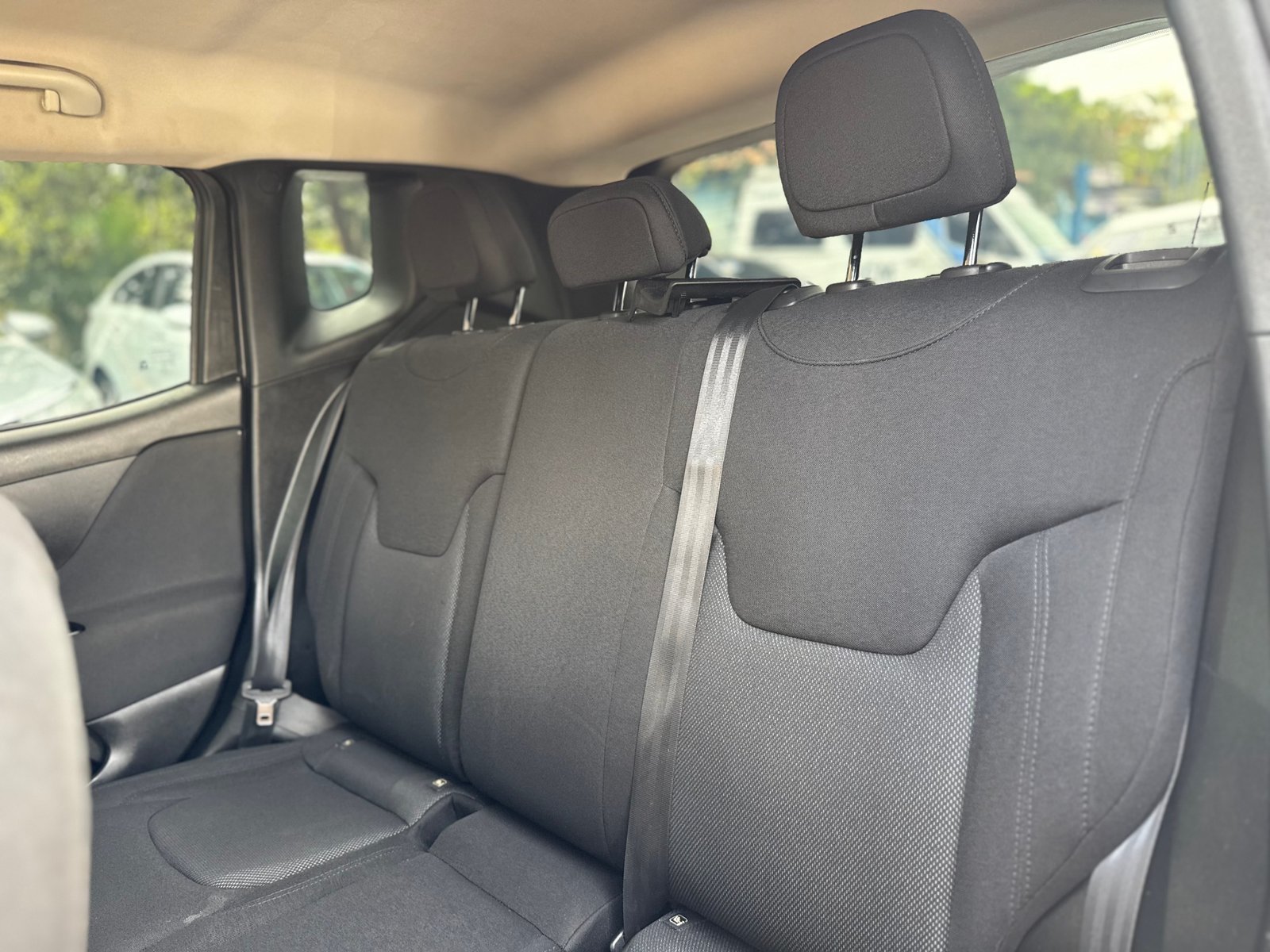 Jeep Renegade 2021 — foto 9