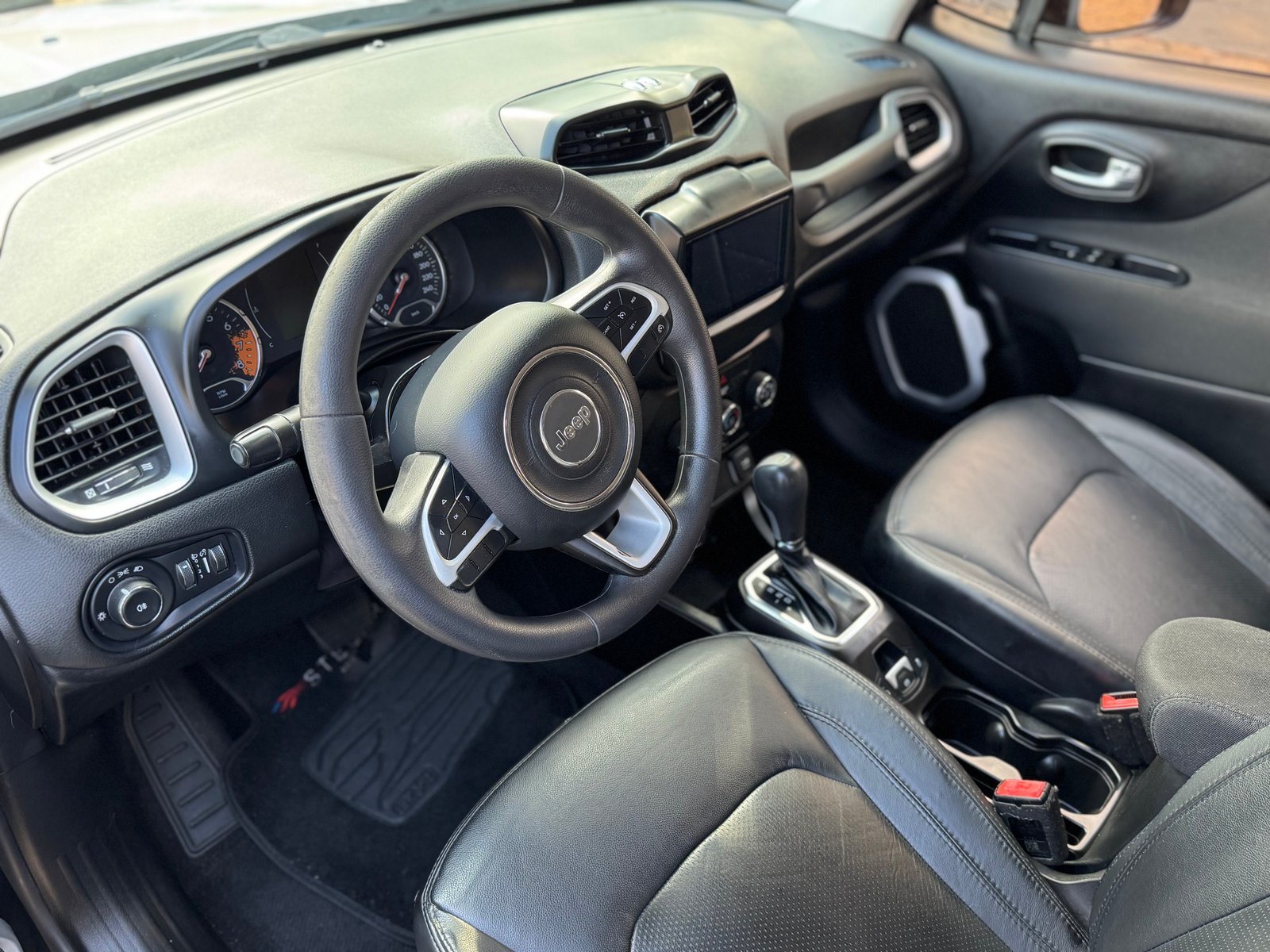 Jeep Renegade 2019 — foto 9