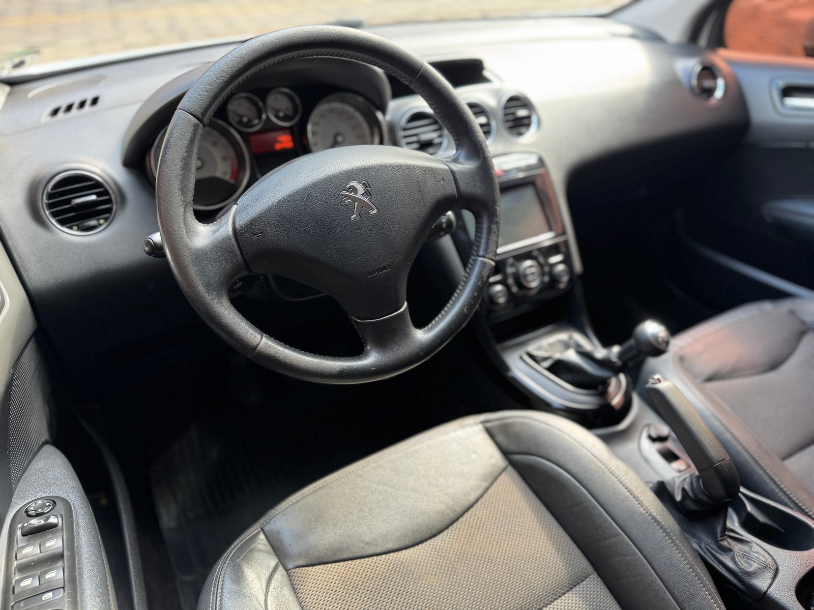 Pegeout Peugeot 308 2016 — foto 9