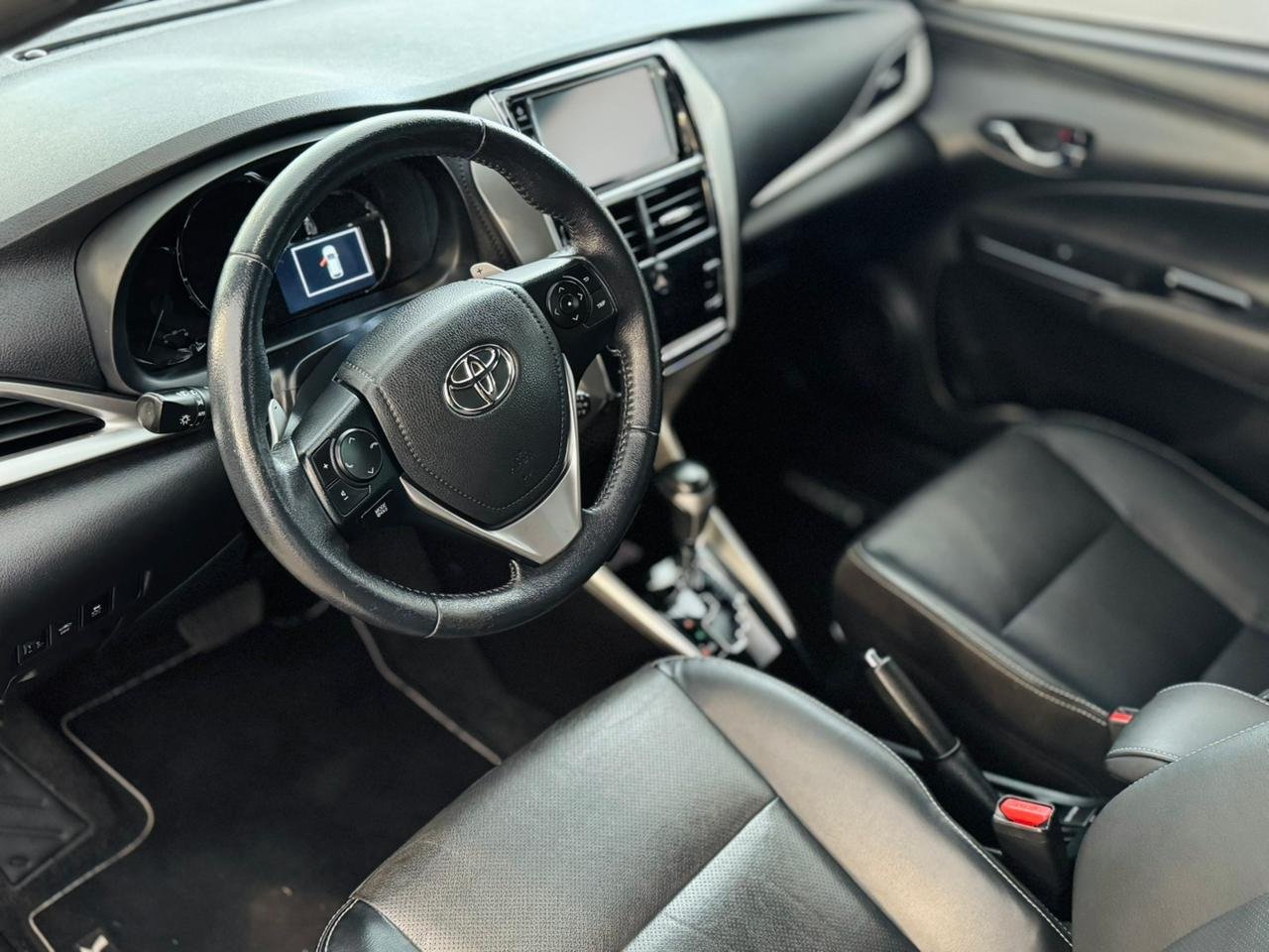 Toyota Yaris 2019 — foto 8