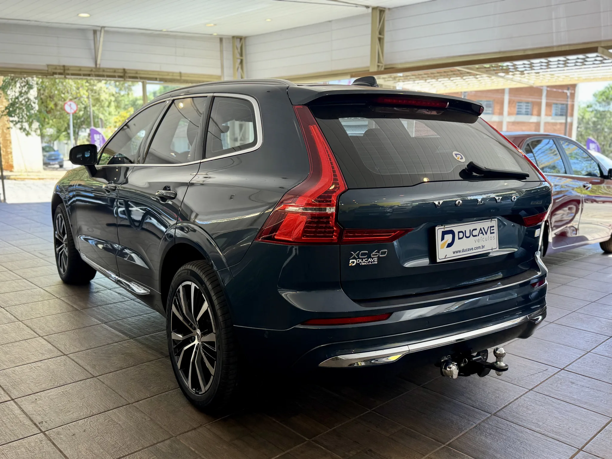 Volvo XC60 2023 — foto 6