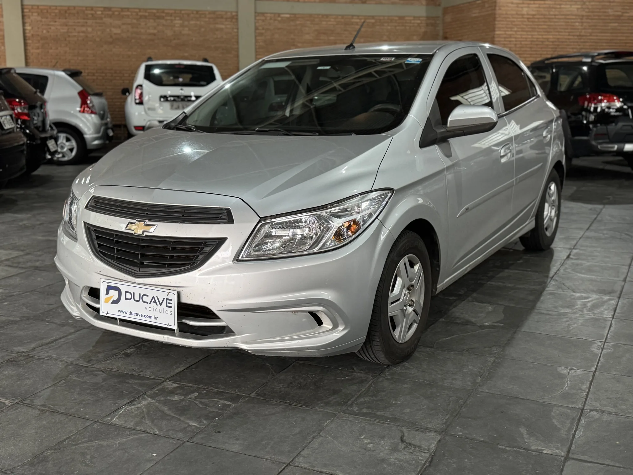 Chevrolet Onix 2018 — foto 3
