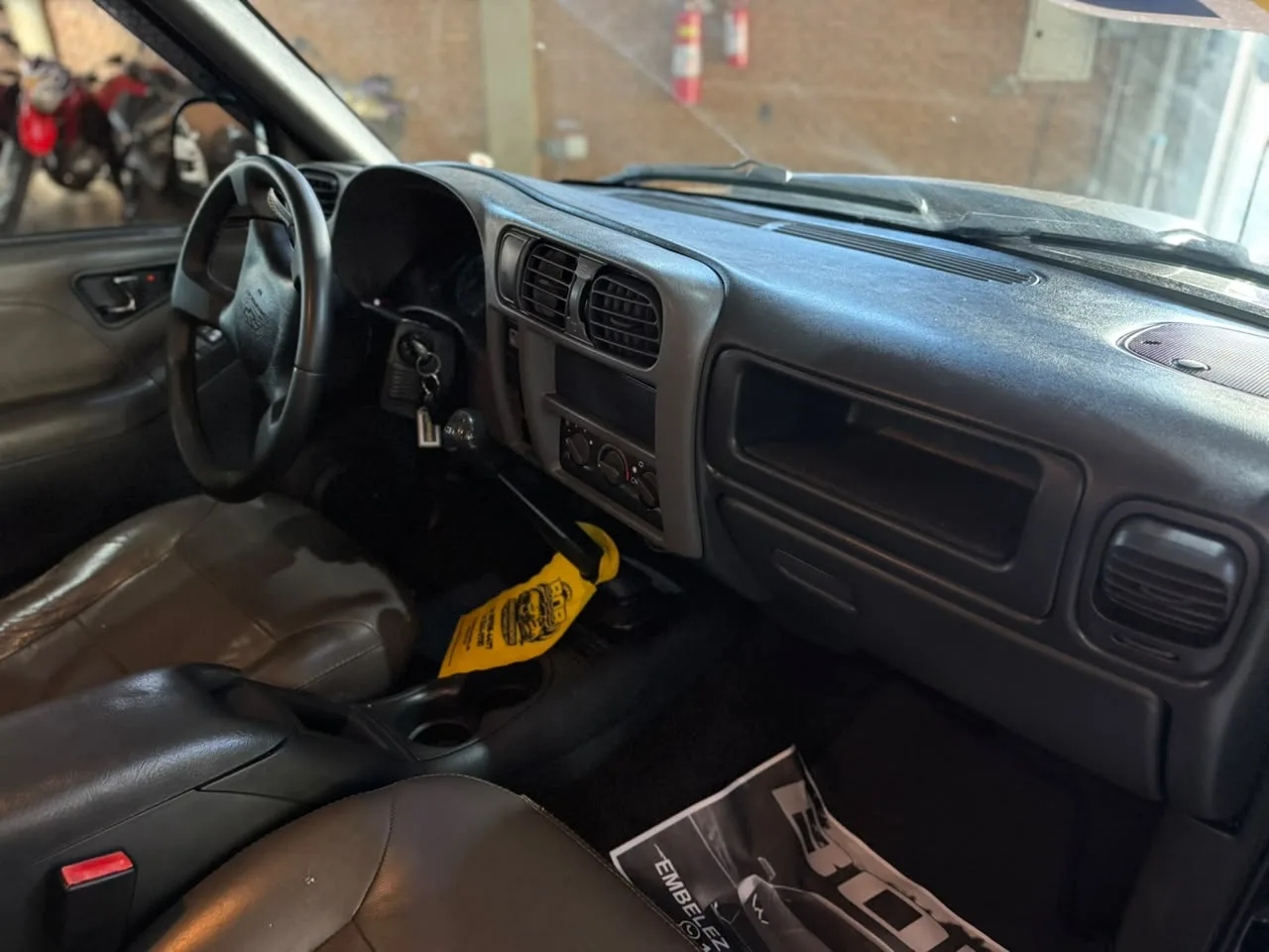 Chevrolet S10 2010 — foto 7